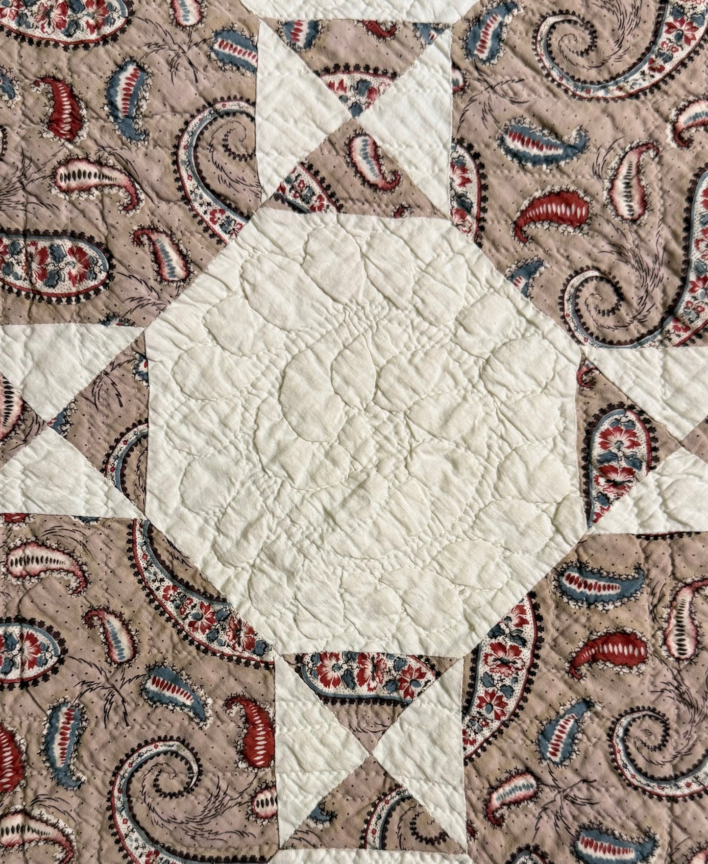A Standout Chintz Octagons Quilt with Border