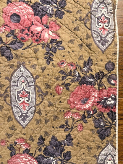 A Standout Chintz Octagons Quilt with Border