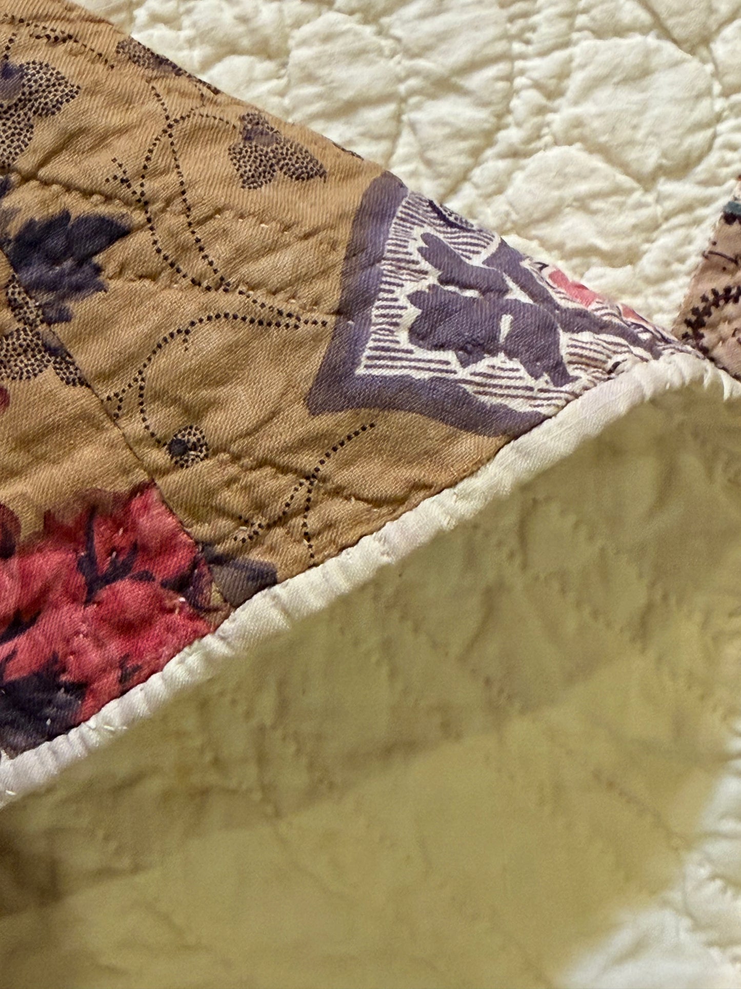 A Standout Chintz Octagons Quilt with Border