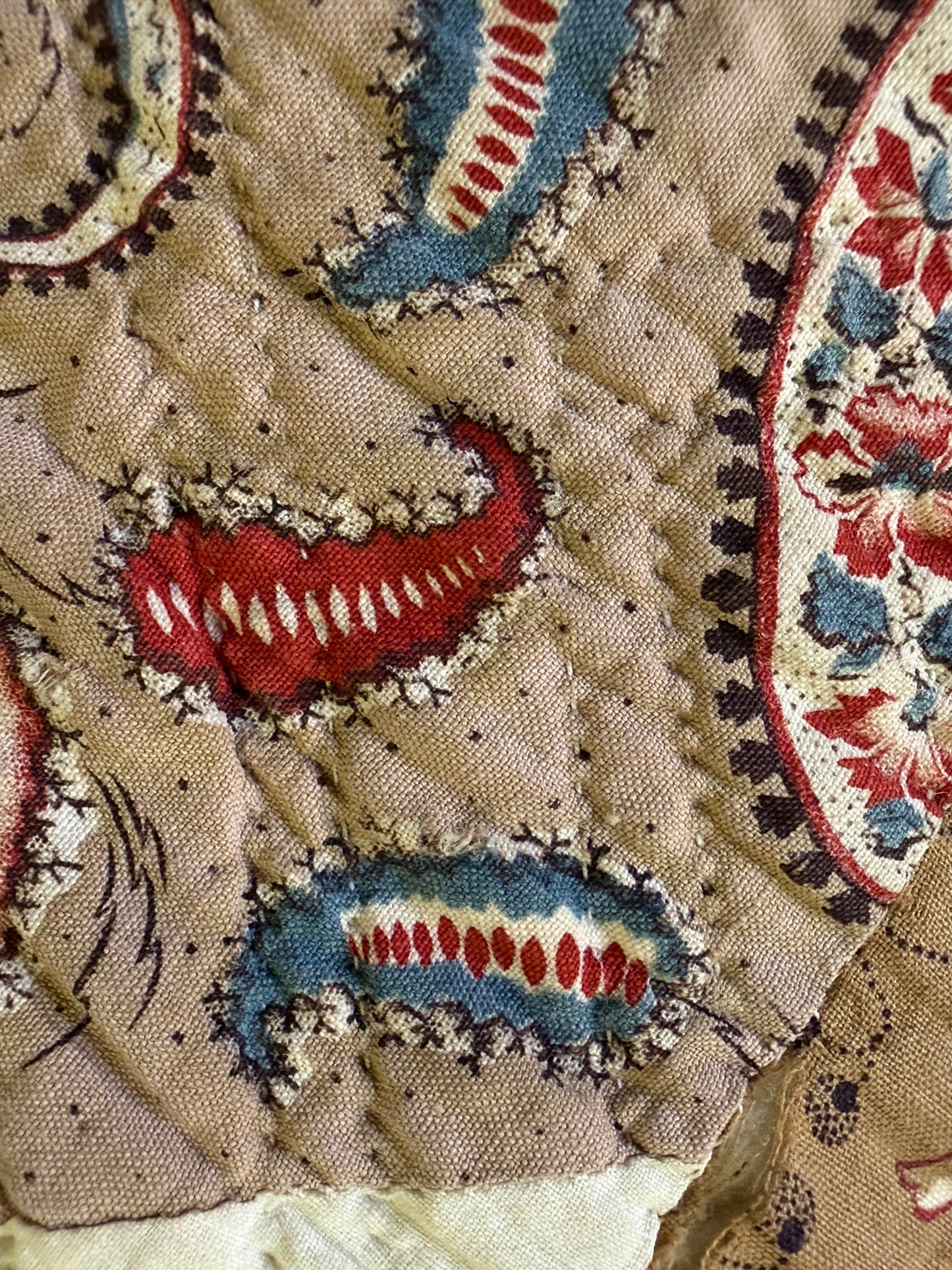 A Standout Chintz Octagons Quilt with Border
