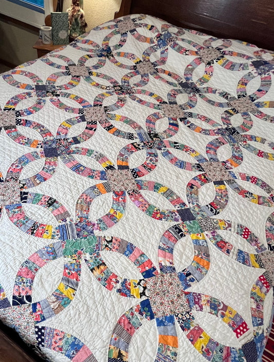 Scrappy Double Wedding Ring Quilt