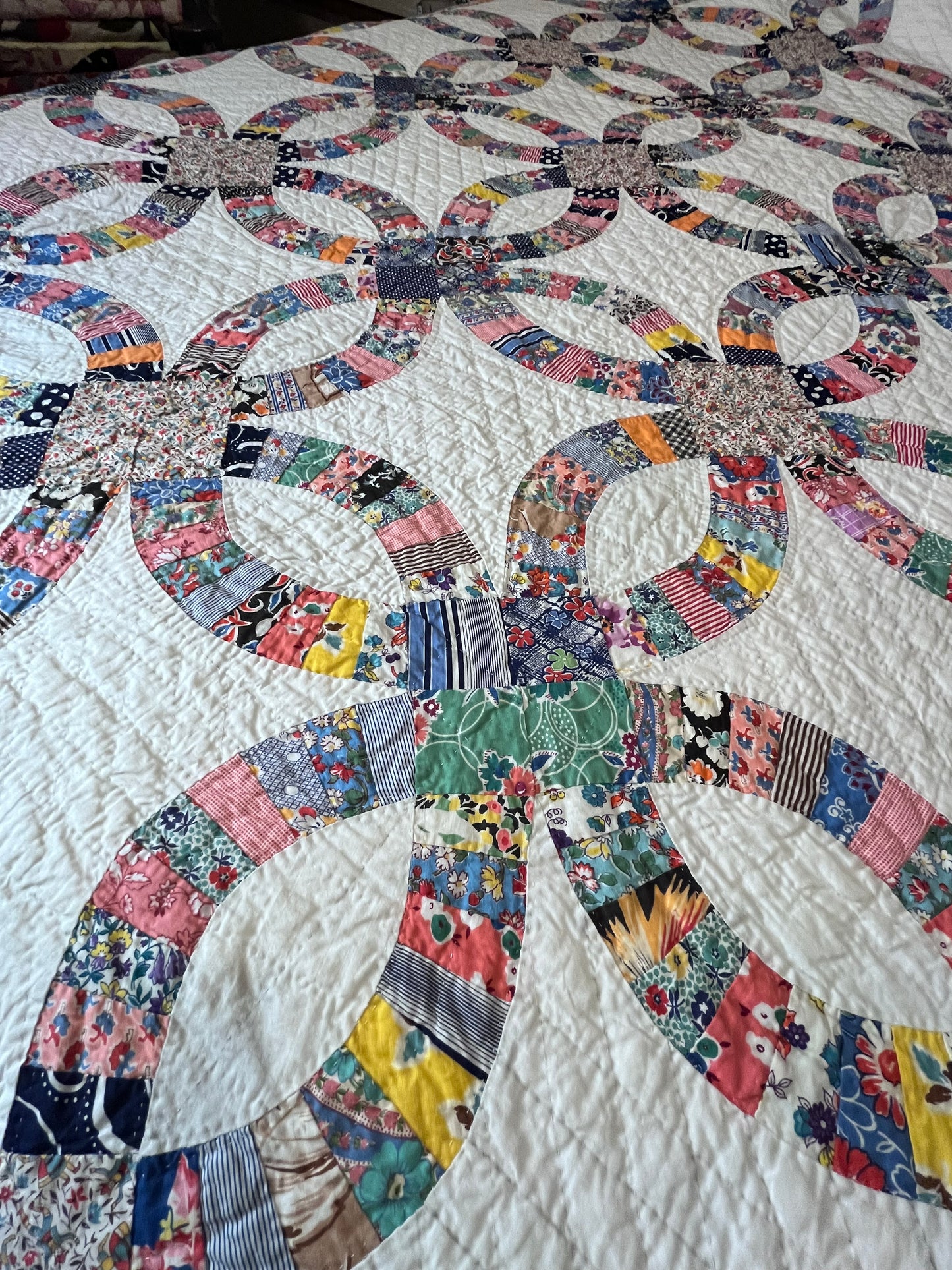 Scrappy Double Wedding Ring Quilt
