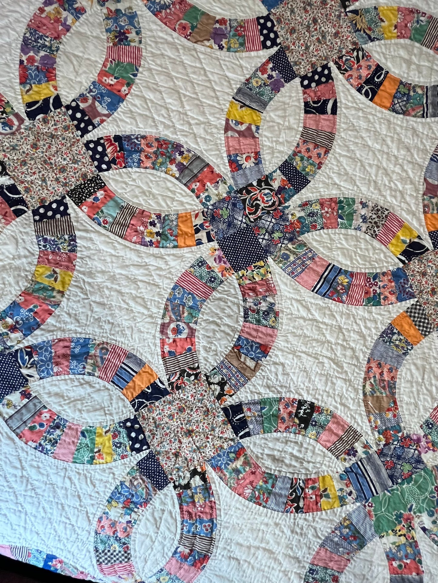 Scrappy Double Wedding Ring Quilt