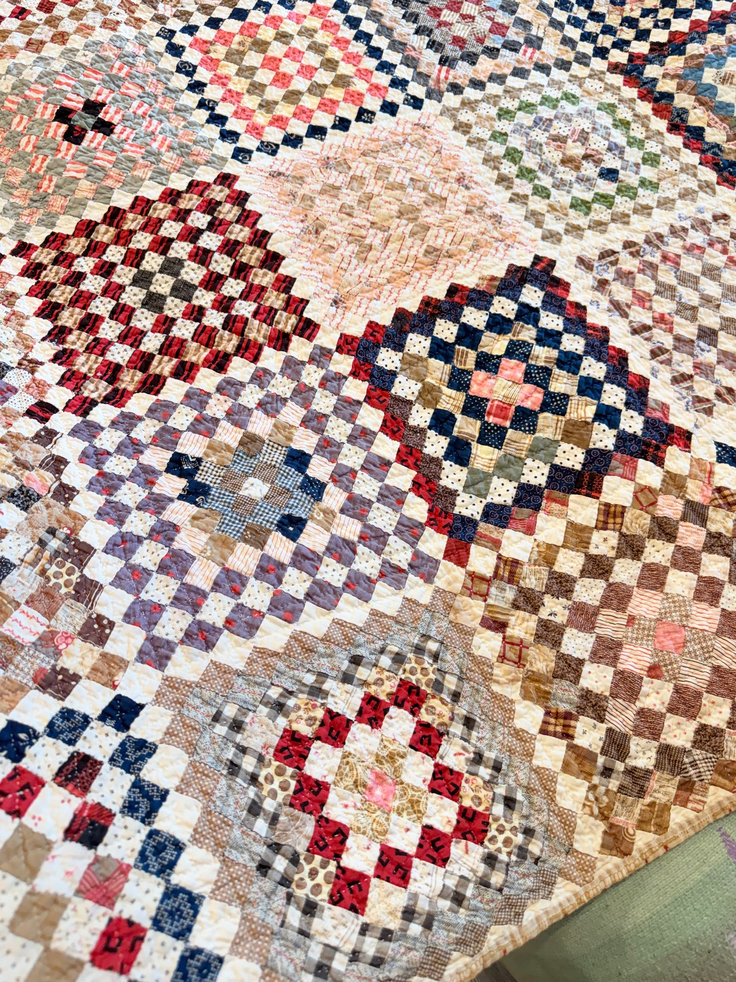 Amazing 9040 plus Blocks, One Patch 3/4 Inch Blocks Patchwork Quilt