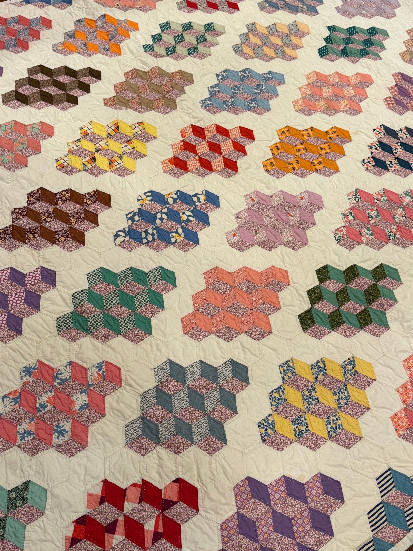 Graphic Tumbling Blocks of Cubes Quilt