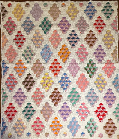 Graphic Tumbling Blocks of Cubes Quilt