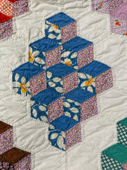 Graphic Tumbling Blocks of Cubes Quilt
