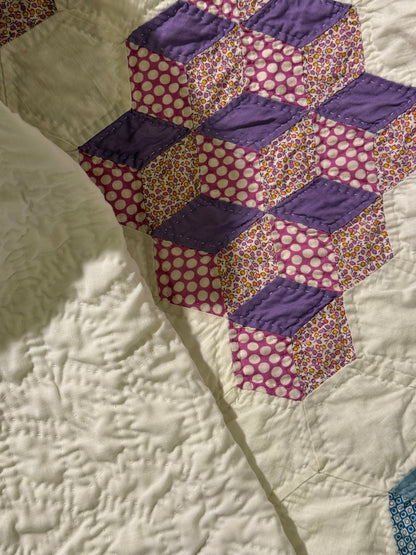 Graphic Tumbling Blocks of Cubes Quilt