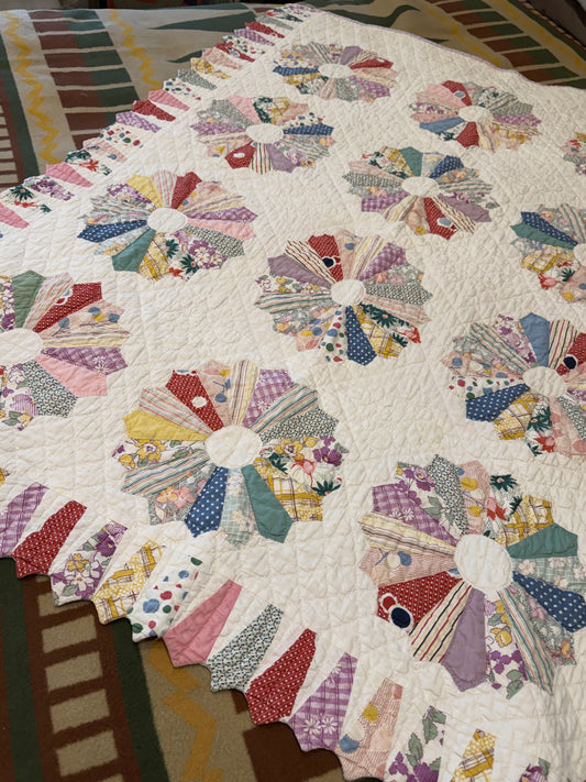 Charming Smaller Fancy Dresden Plate Quilt