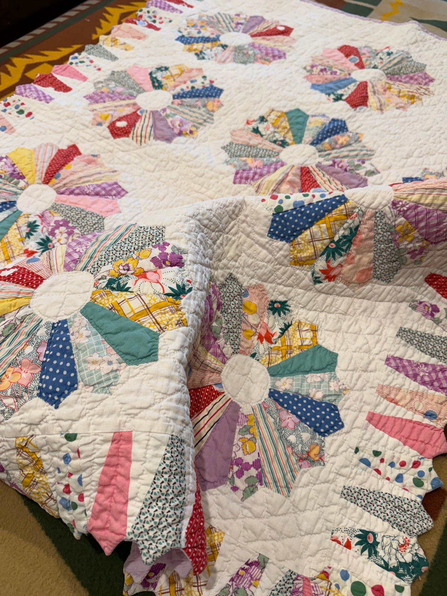 Charming Smaller Fancy Dresden Plate Quilt