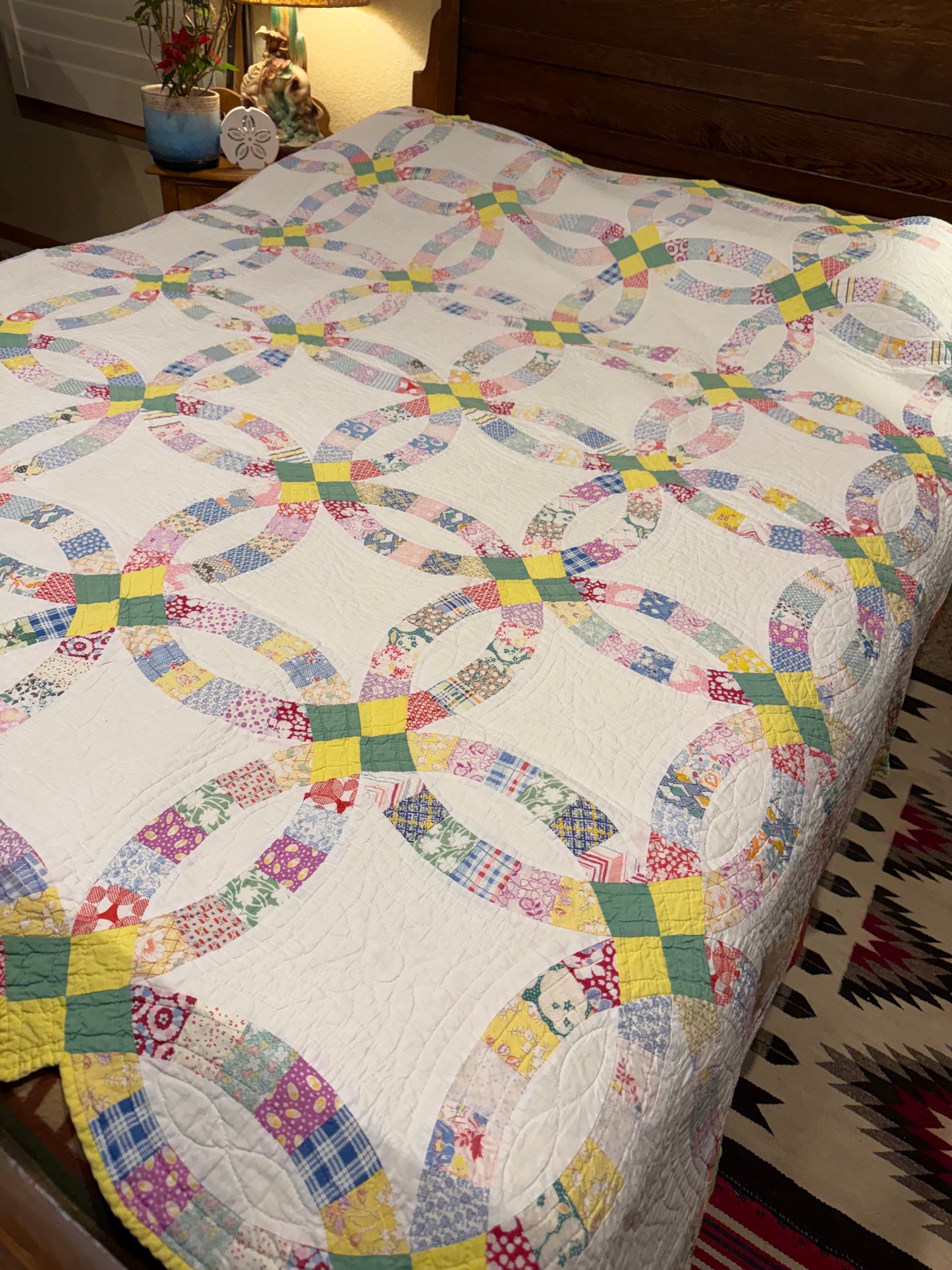 Classic Double Wedding Ring Patchwork Quilt