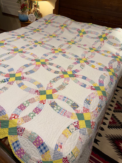 Classic Double Wedding Ring Patchwork Quilt