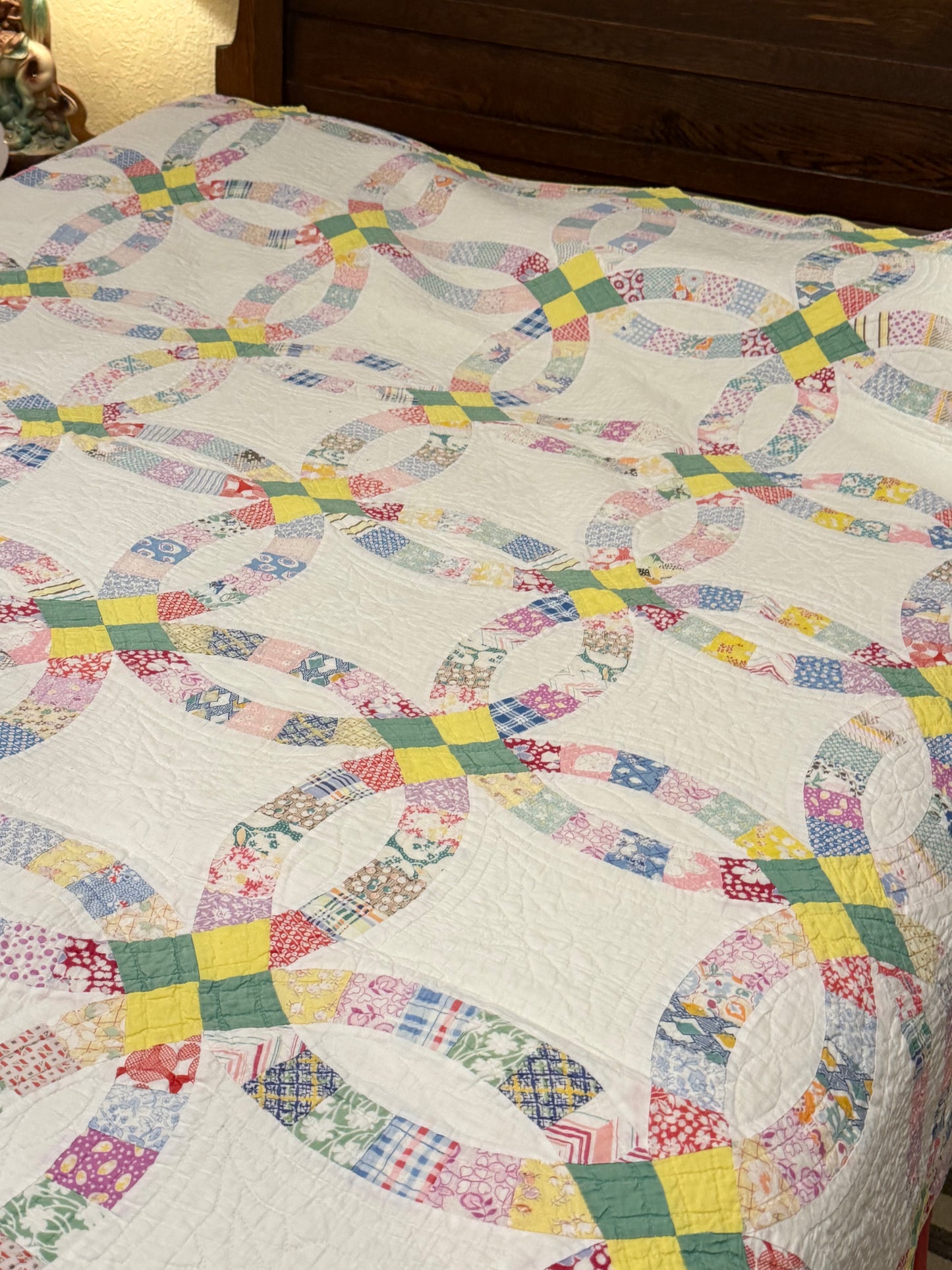 Classic Double Wedding Ring Patchwork Quilt