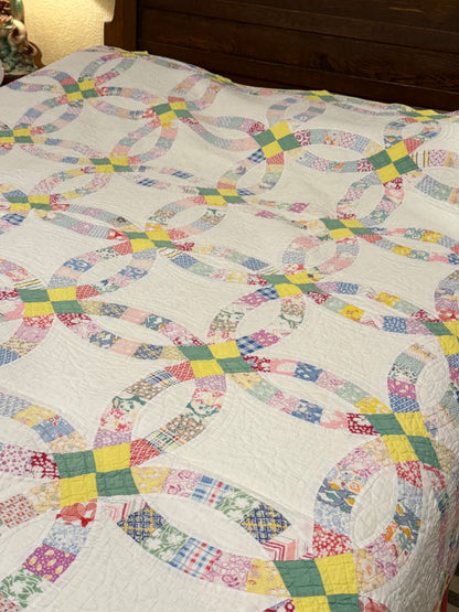 Classic Double Wedding Ring Patchwork Quilt