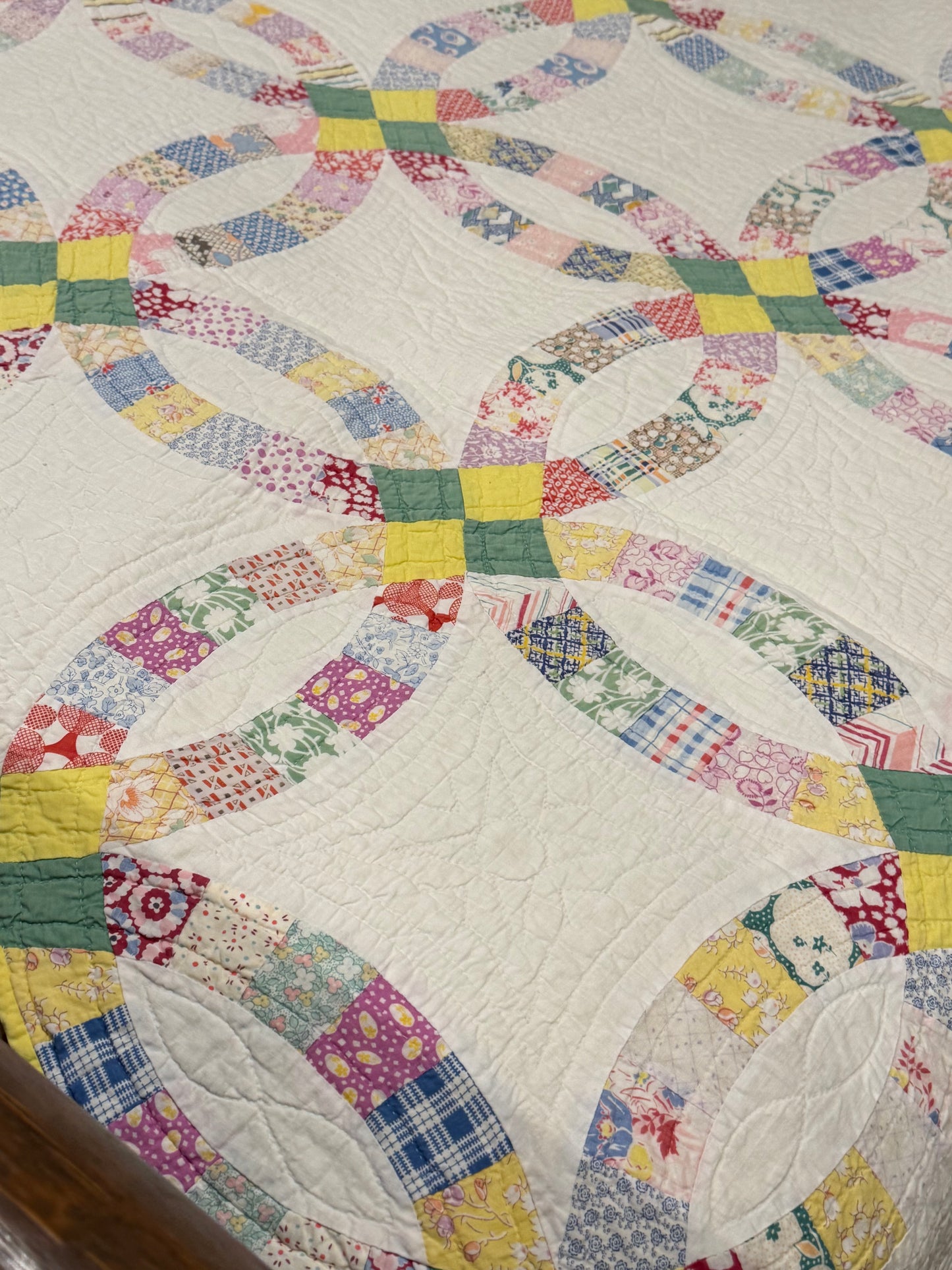 Classic Double Wedding Ring Patchwork Quilt