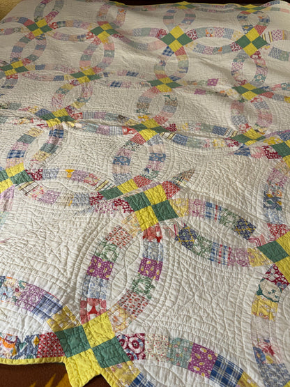Classic Double Wedding Ring Patchwork Quilt