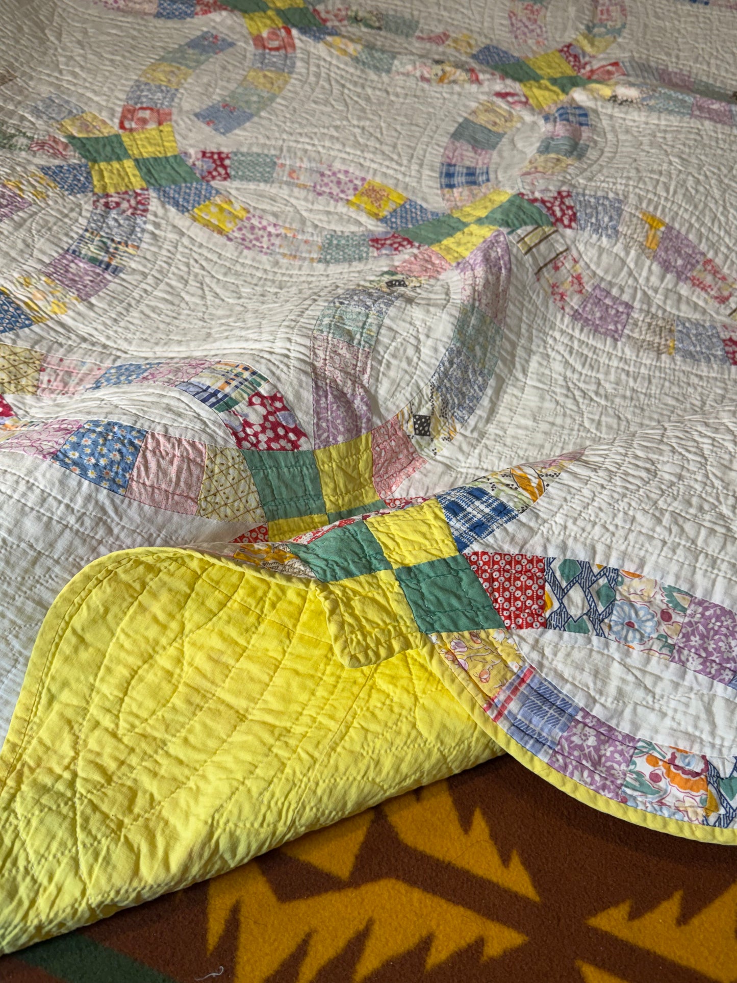 Classic Double Wedding Ring Patchwork Quilt