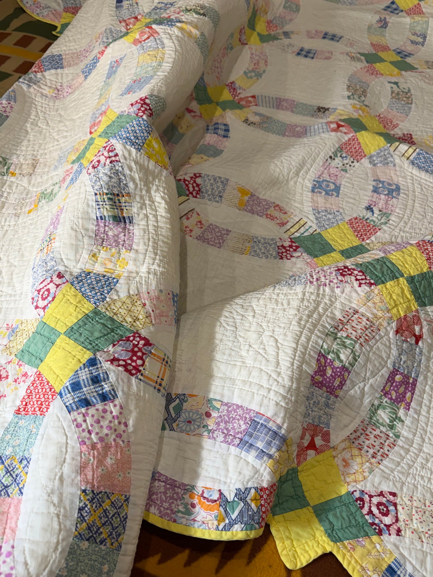 Classic Double Wedding Ring Patchwork Quilt