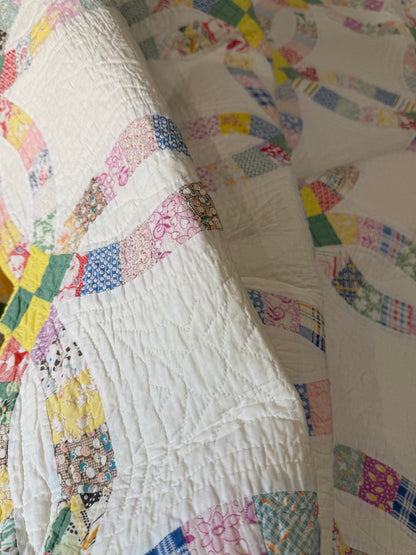 Classic Double Wedding Ring Patchwork Quilt