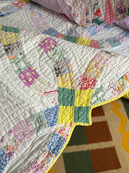 Classic Double Wedding Ring Patchwork Quilt