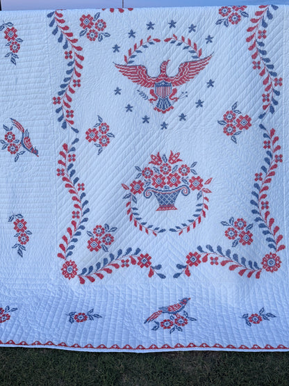 Vintage Americana Eagle Bicentennial Quilt