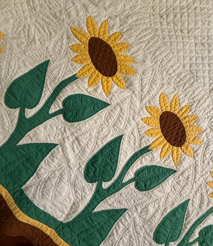 Amazing Sunflower Appliqué Quilt- A Mountain Mist Pattern