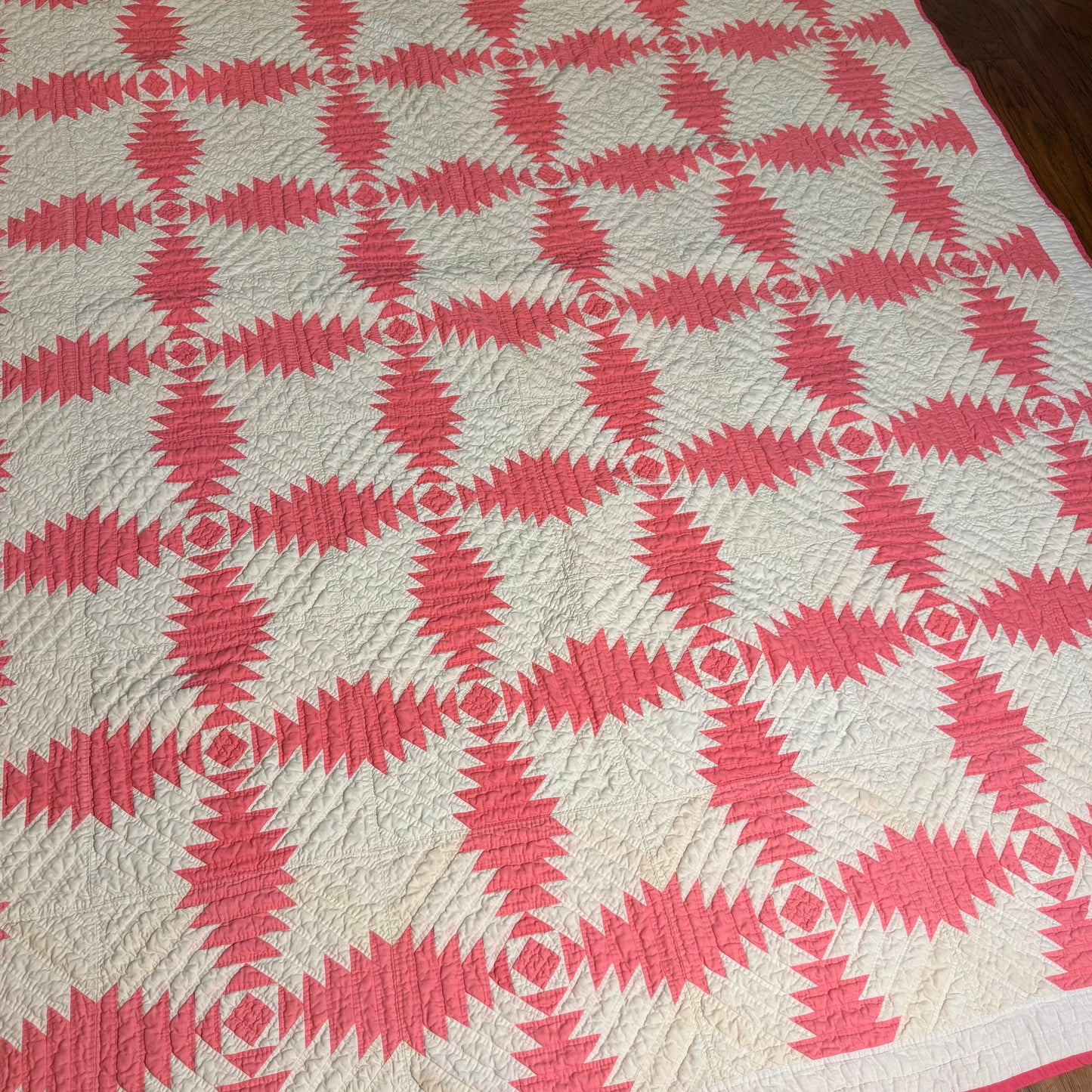 Pineapple Log Cabin Quilt in Pink