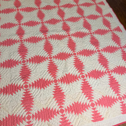 Pineapple Log Cabin Quilt in Pink