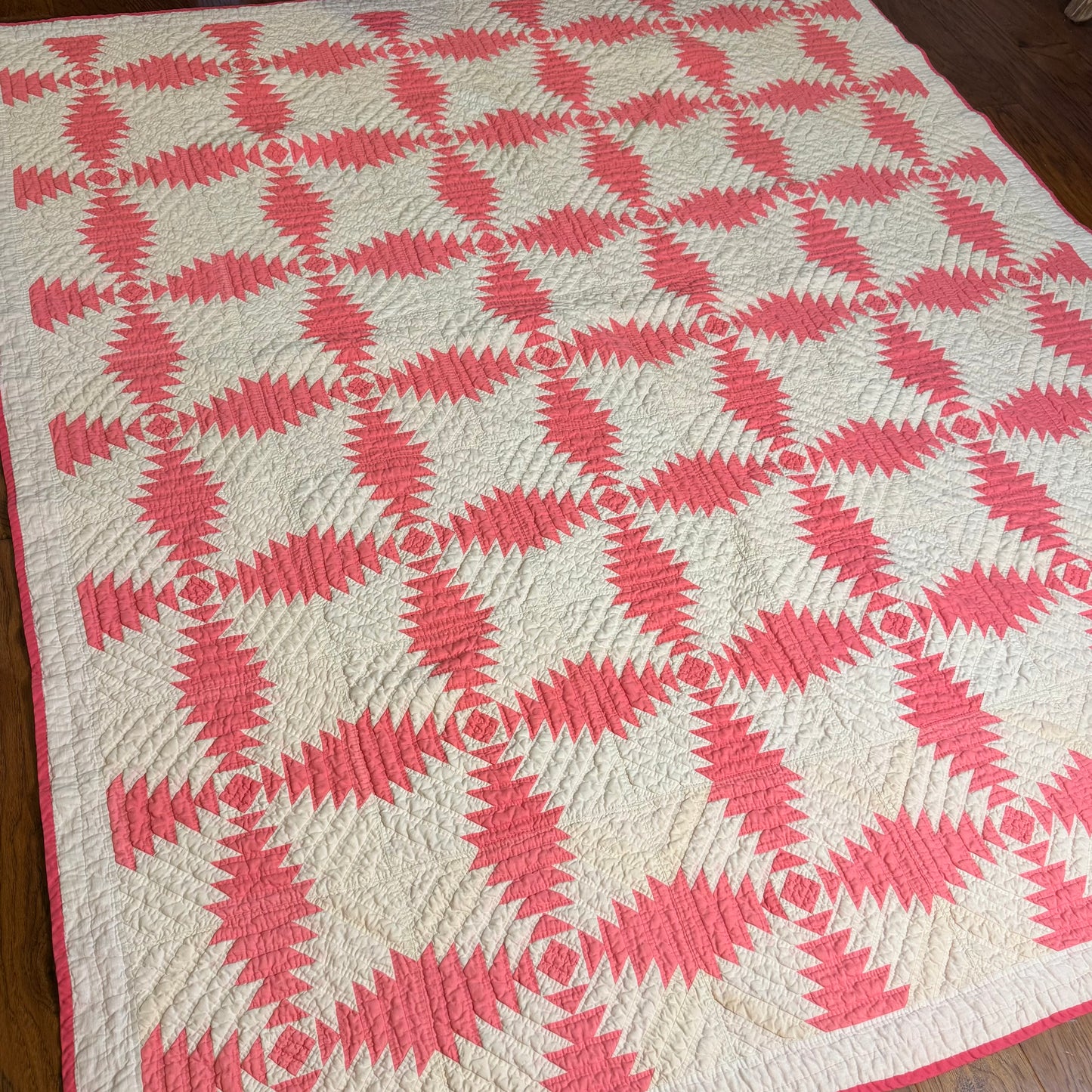 Pineapple Log Cabin Quilt in Pink
