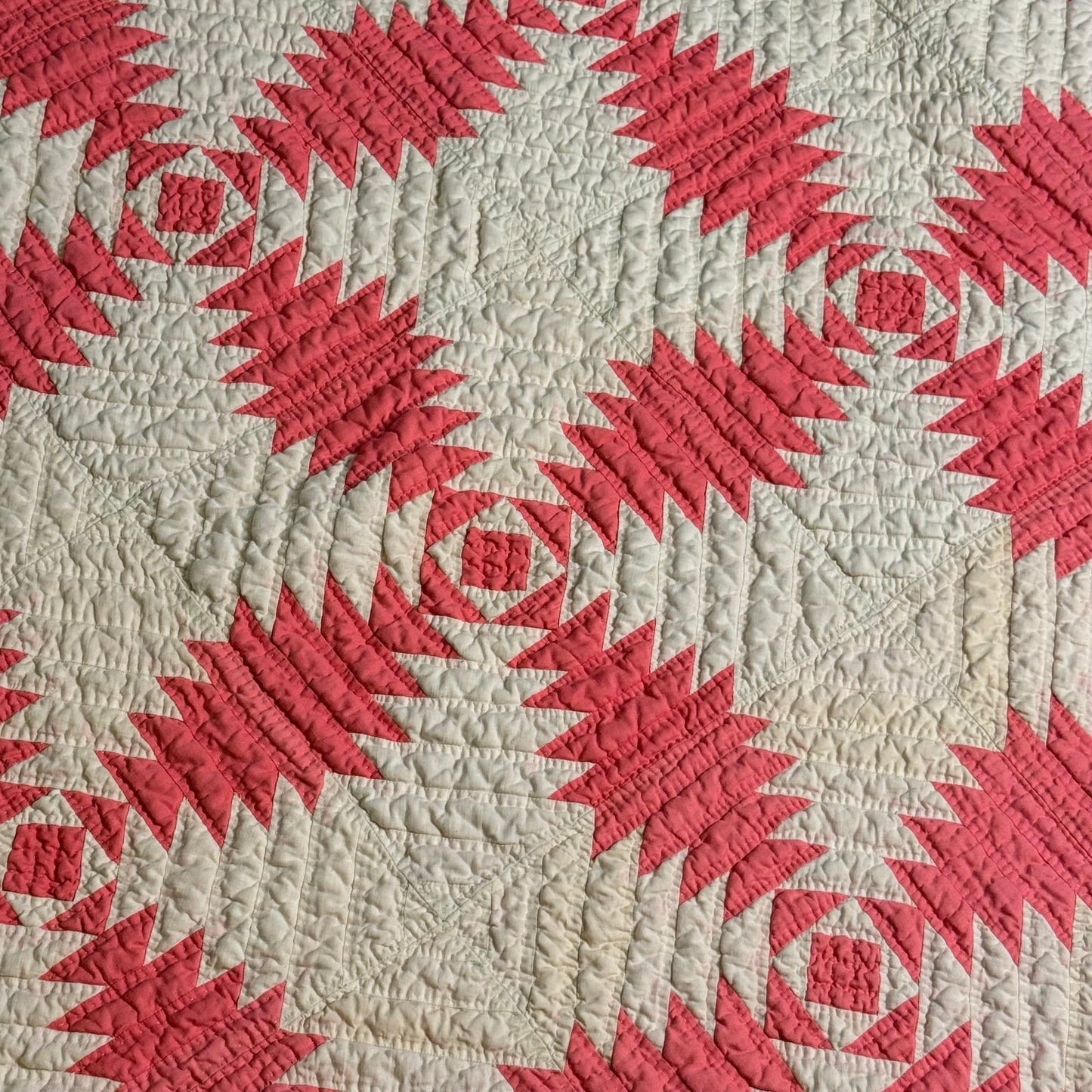 Pineapple Log Cabin Quilt in Pink