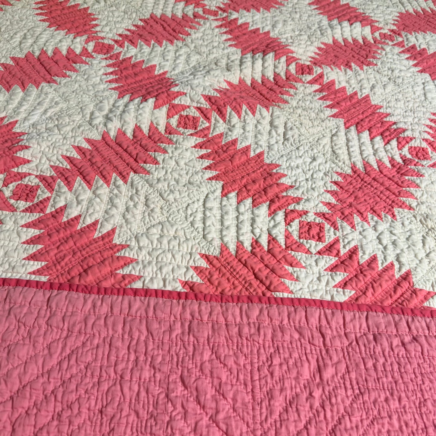 Pineapple Log Cabin Quilt in Pink
