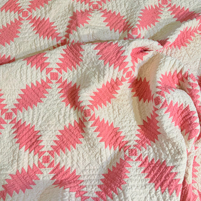 Pineapple Log Cabin Quilt in Pink