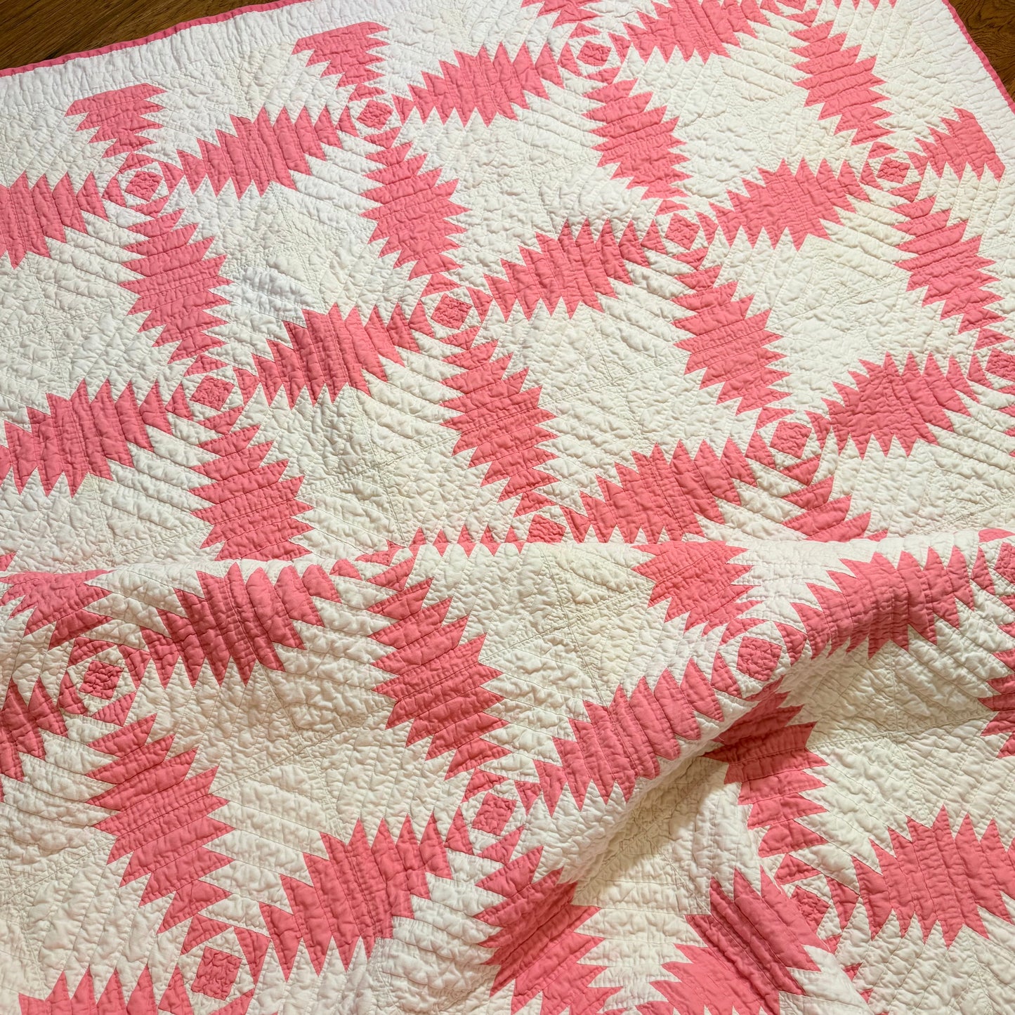 Pineapple Log Cabin Quilt in Pink
