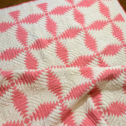 Pineapple Log Cabin Quilt in Pink