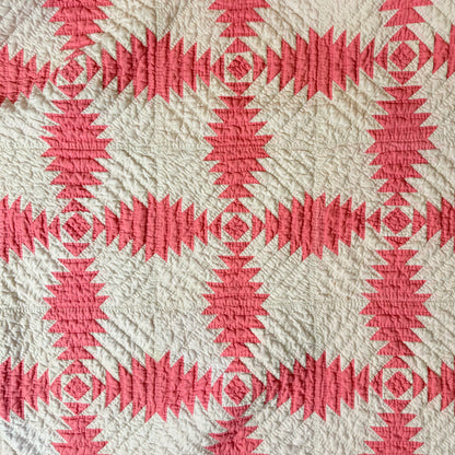 Pineapple Log Cabin Quilt in Pink