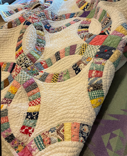 Sweet Double Wedding Ring Quilt