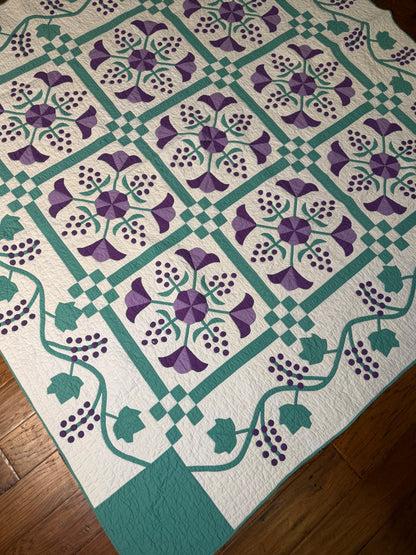 Delightful 9 Block Honeysuckle Quilt