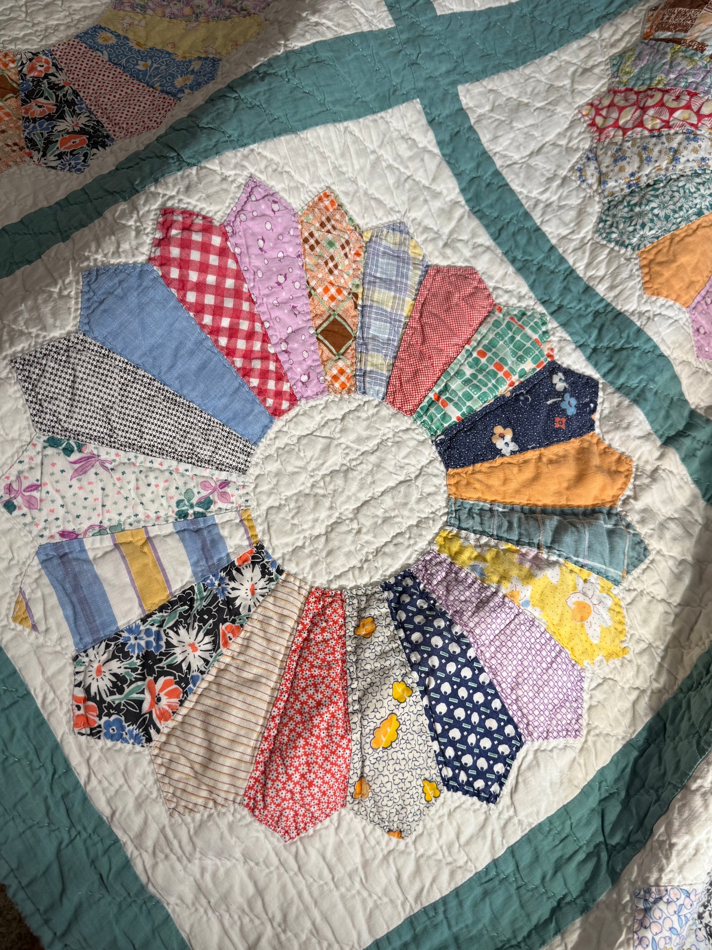 Dresden Plate Flower Quilt