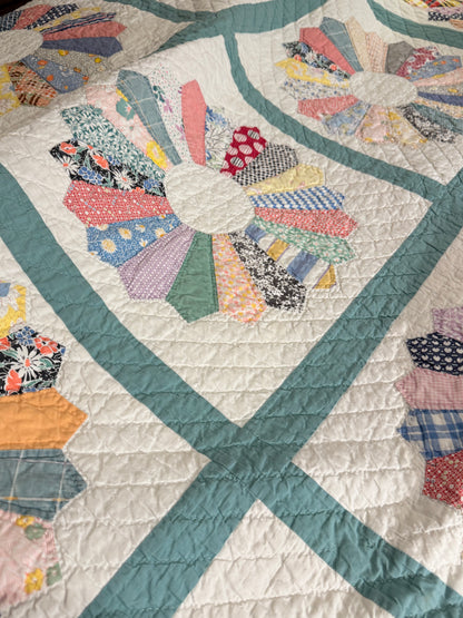 Dresden Plate Flower Quilt