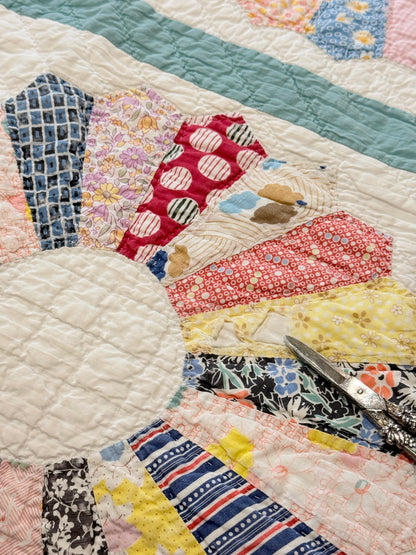 Dresden Plate Flower Quilt