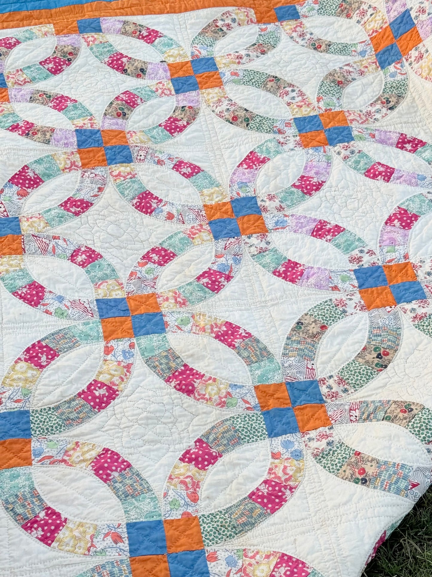 Colorful Double Wedding Ring Quilt
