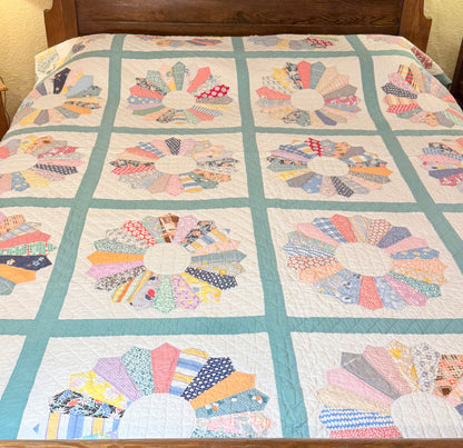 Dresden Plate Flower Quilt