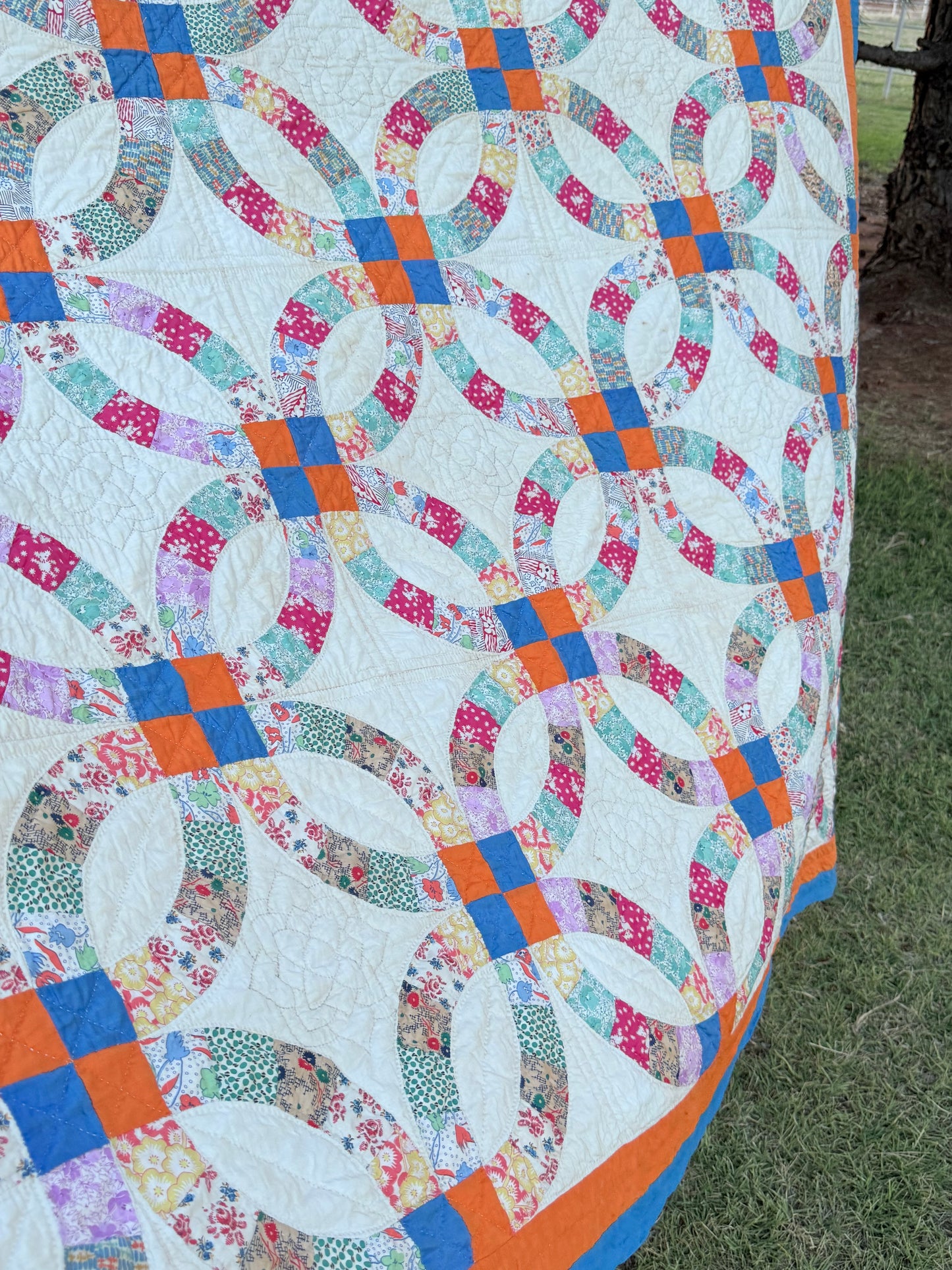 Colorful Double Wedding Ring Quilt