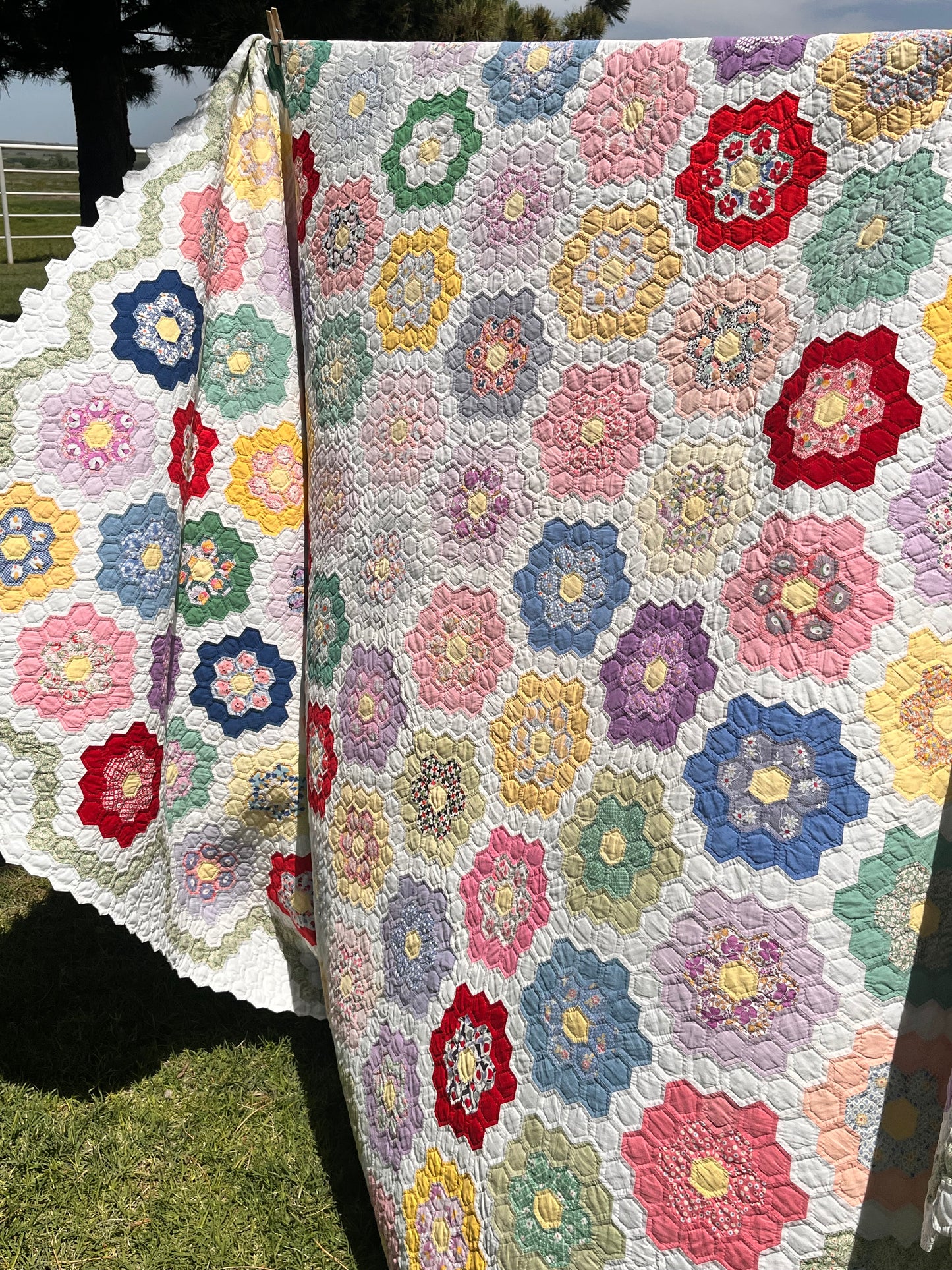 Sweet  Flower Garden Quilt with Border