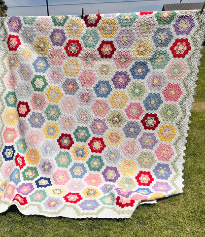 Sweet  Flower Garden Quilt with Border