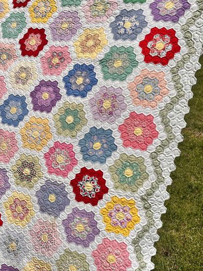 Sweet  Flower Garden Quilt with Border