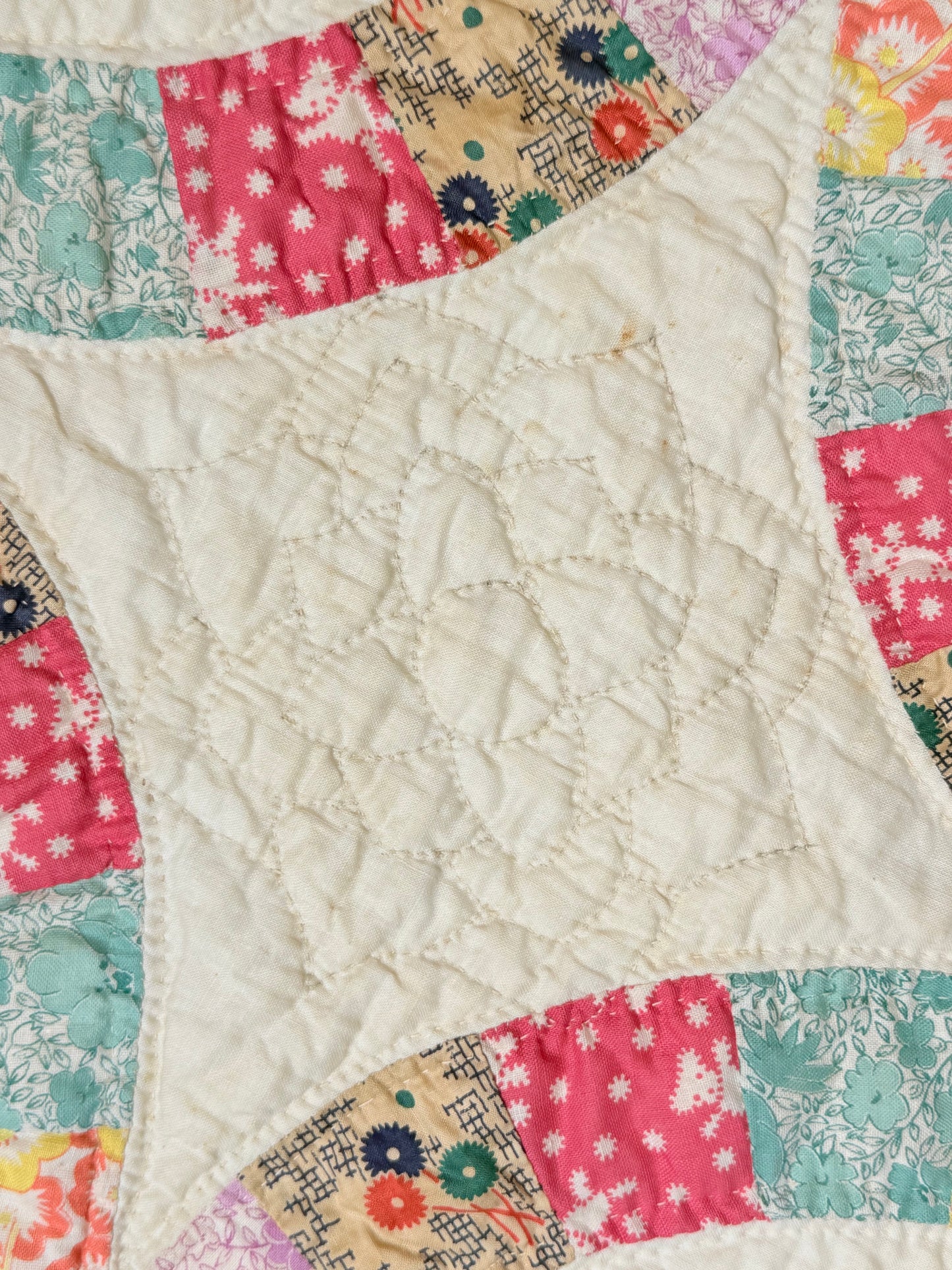 Colorful Double Wedding Ring Quilt