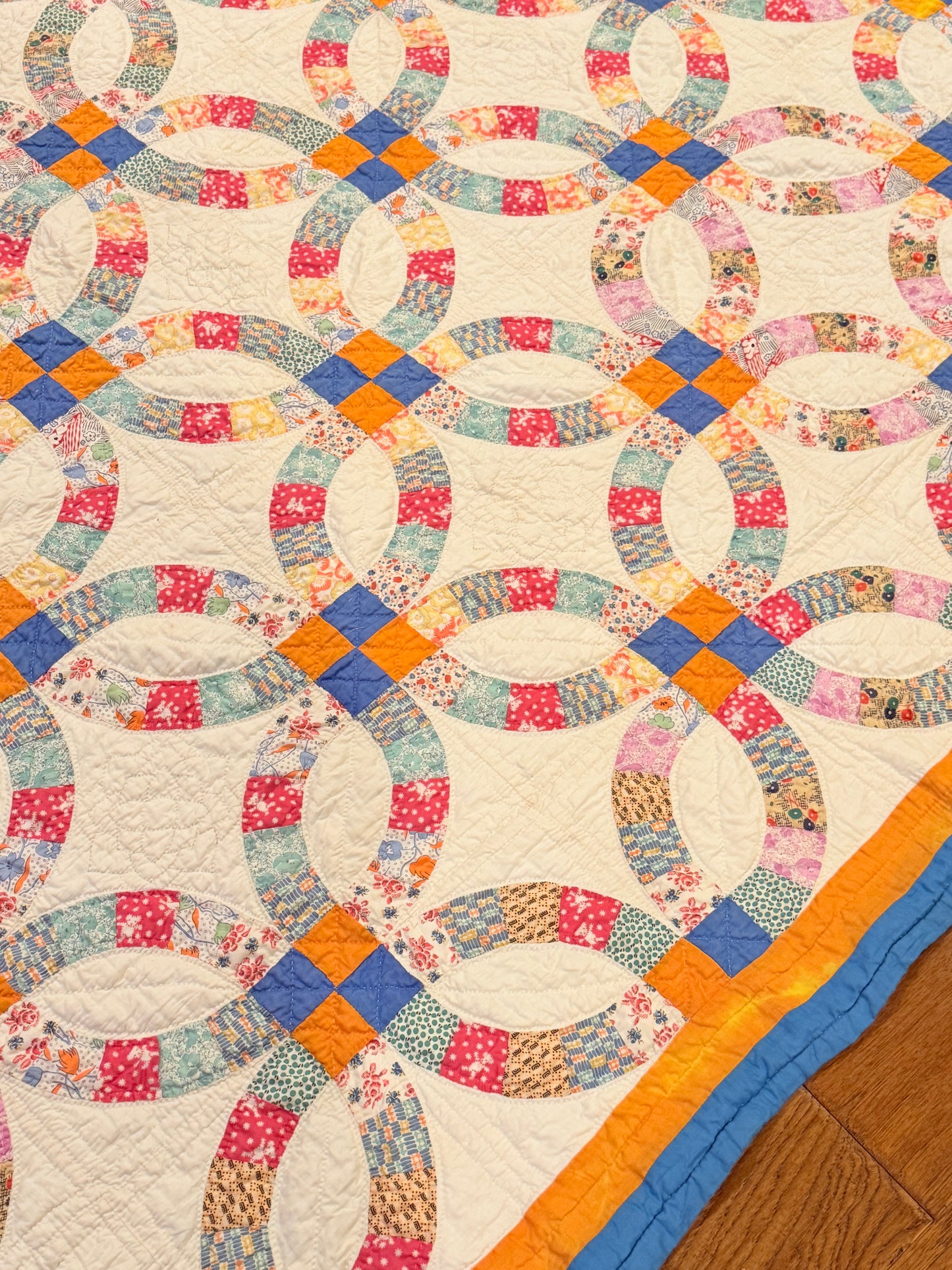 Colorful Double Wedding Ring Quilt
