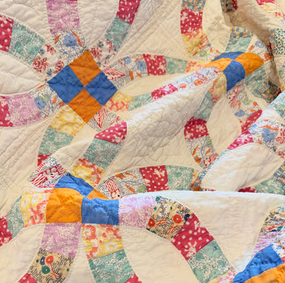Colorful Double Wedding Ring Quilt