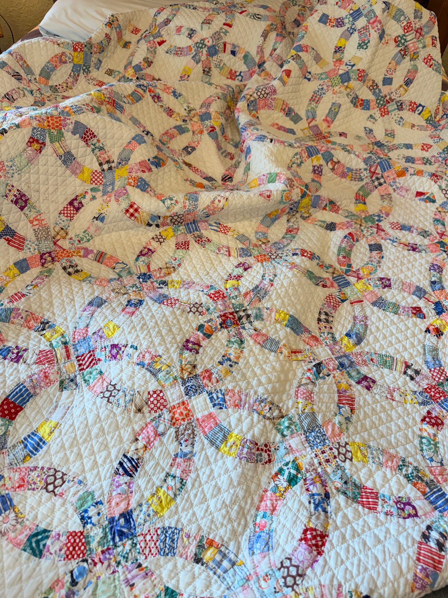 Small Scale Double Wedding Ring Quilt